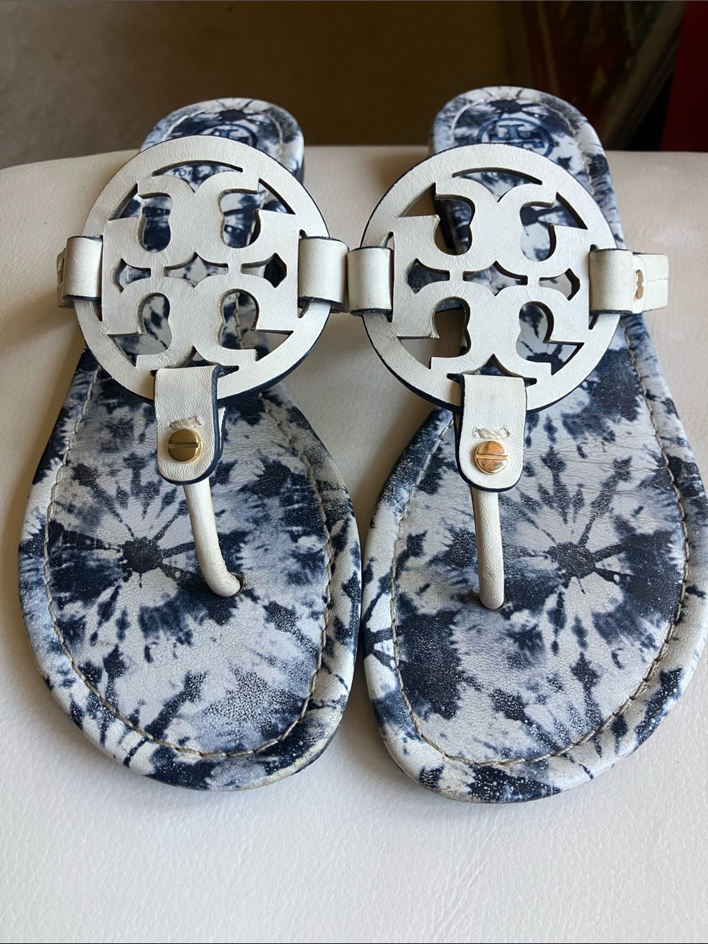 Tory Burch Rare Miller Tie-dye Size 71/2 M woman's
